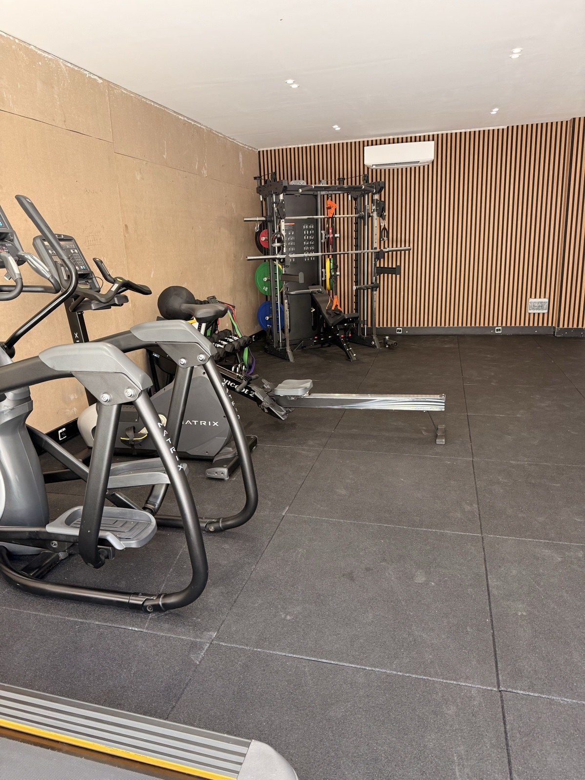 Installation et équipement de salle de sport professionnelle au Maroc — EFS Maroc