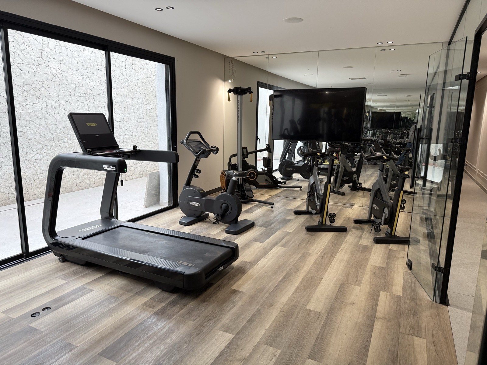 Équipement fitness pour hôtels 5 étoiles et résidences au Maroc — EFS Maroc